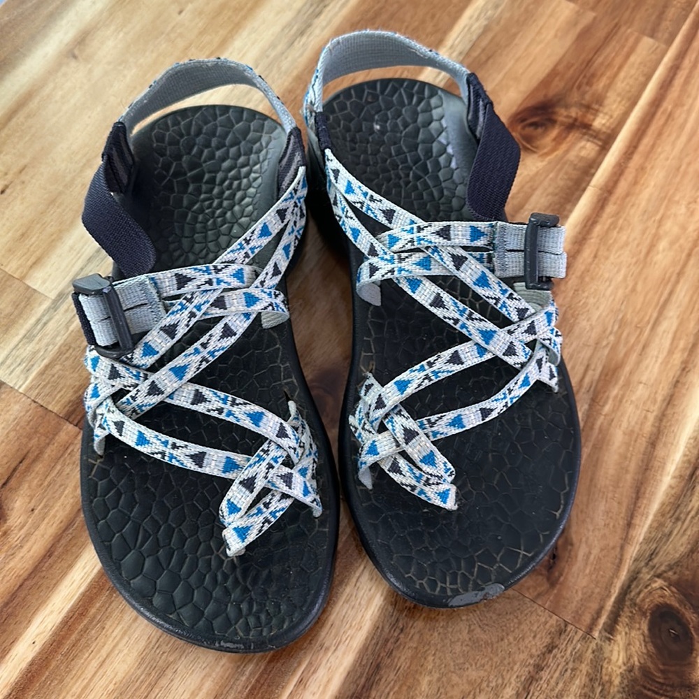 Womens Chacos size 6